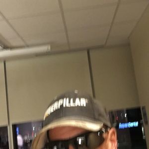 Meet your Posher, Dennis